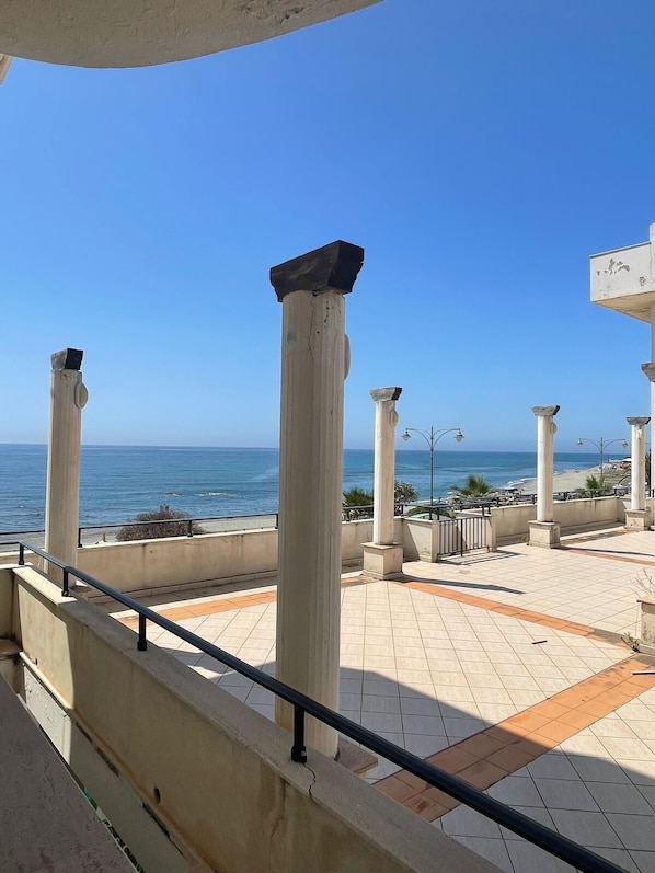 Balcony view - Hotel Lungomare 3 Stelle (Brancaleone Marina)