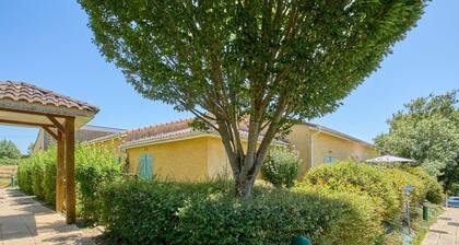 Charming T2 with terrace and garden in Barbotan