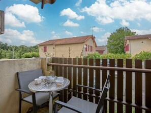 Outdoor dining - Bright studio 23 m², 2 people, pets allowed, parking (Barbotan-les-Thermes)