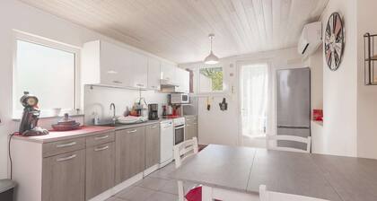 Confortable T3 avec Climatisation, Wifi et Parking Ă Barbotan