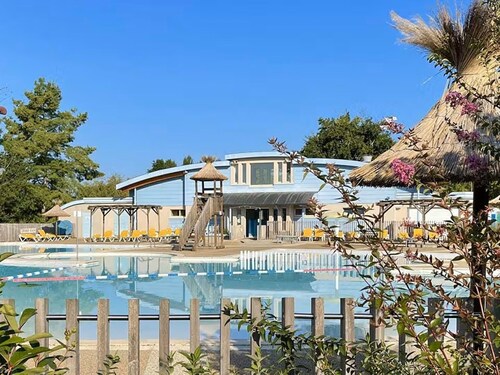 Bright studio near spa with WIFI and pets allowed
