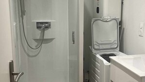 Unclassified image, 5 of 12, button - Centrally located air-conditioned studio with wifi and fully equipped kitchen (Châteauroux)