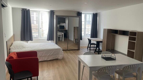 Bügeleisen/Bügelbrett, WLAN, Bettwäsche