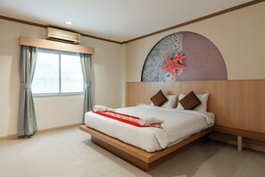 In-room safe, laptop workspace, blackout curtains, iron/ironing board - The Eden Park (Patong)