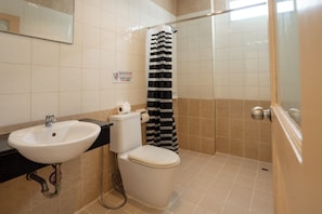 Premium Double Room, Balcony, Mountain View | Bathroom | Shower, towels, soap, shampoo - The Eden Park (Patong)