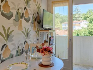 Dining - Charming renovated studio with balcony, parking and pets allowed (Barbotan-les-Thermes)