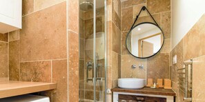 Hair dryer, towels - Peaceful House in Bormes with Garden (Bormes-les-Mimosas)