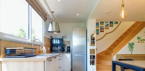 Réfrigérateur, micro-ondes, four, lave-vaisselle