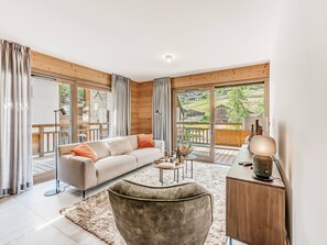 TV - Champagny en Vanoise, 3 rooms, 2 bedrooms, 4 pers, Parking, WIFI, 68m² (Champagny-en-Vanoise)