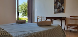 4 slaapkamers, een strijkplank/strijkijzer, wifi, beddengoed