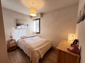 2 bedrooms