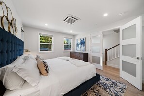 4 chambres, fer et planche à repasser, Wi-Fi, draps fournis