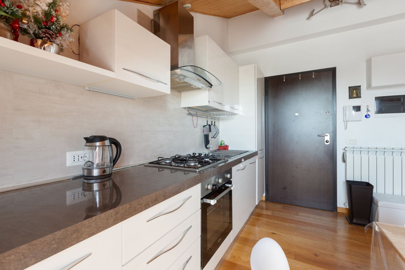 Kühlschrank, Ofen, Herdplatte, Geschirrspüler