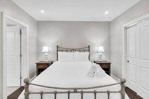 2 habitaciones, tabla de planchar con plancha y wifi gratis 