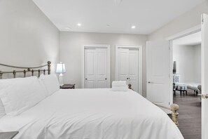 2 habitaciones, tabla de planchar con plancha y wifi gratis 