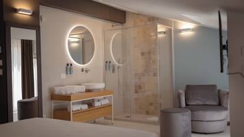 Superior Room, Sea View | In-room safe, desk, free WiFi, bed sheets