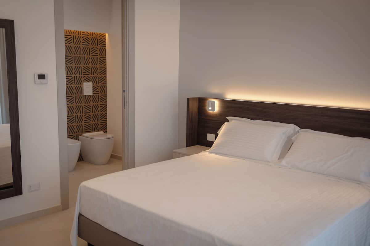 In-room safe, desk, free WiFi, bed sheets