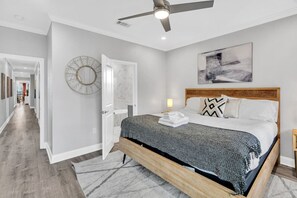 4 bedrooms, desk, iron/ironing board, free WiFi