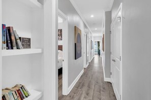 Interior - Mid-City w/ Balcony - Near Superdome & Streetcars (New Orleans)