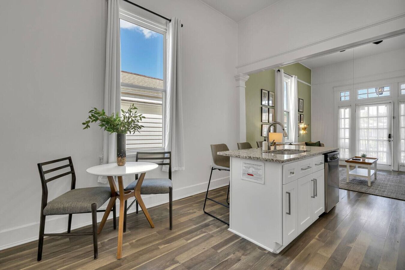 المنشأة من الداخل