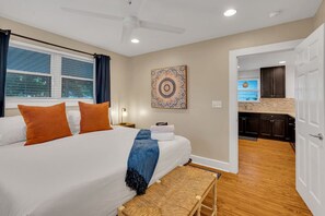 2 bedrooms, desk, iron/ironing board, WiFi