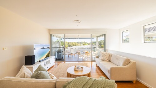 68 Saratoga Ave - Ducted Air con, Wi-Fi, Small Boat Parking