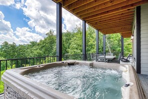 Outdoor dining - Rooms W/A View - Amazing Mountain Views (Sevierville)
