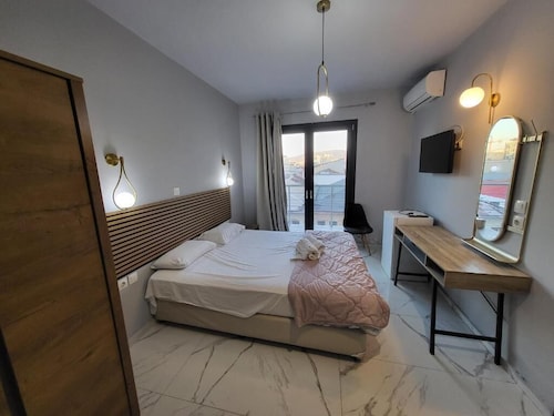 Diamond Piraeus Port