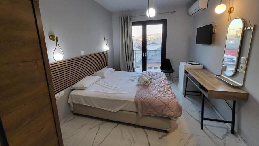 Diamond Piraeus Port