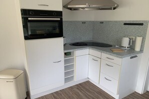 Réfrigérateur, four, plaque de cuisson, lave-vaisselle