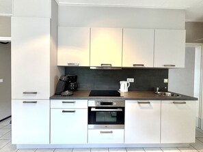 Microwave, dishwasher