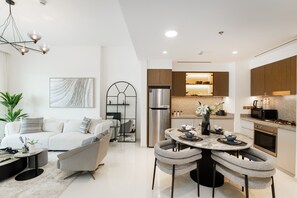 Apartment | 1 bedroom - Modern 1BR Emaar Beachfront Near Marina JBR (Dubai)