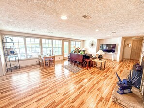 Smart TV, video games