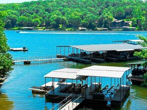 Miscellaneous - Lakefront 4BD/2.5BA Grill/Dock/Sleeps 13PP (Osage Beach)