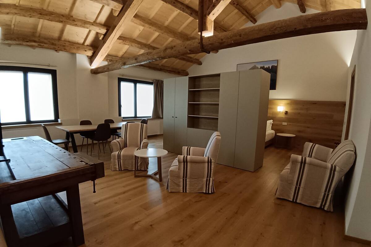 Suite, vue sur la montagne | Literie de qualité, couette en duvet, coffre-fort, ameublement unique