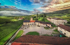 Basic Double Room | Courtyard view - Agriturismo Villa di Modolo (Belluno)