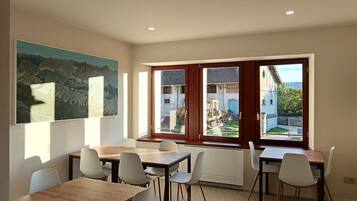 Tägliches inbegriffenes Frühstücksbuffet