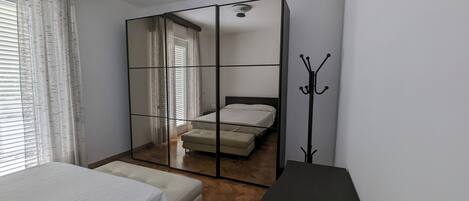 2 chambres, bureau, fer et planche à repasser, Wi-Fi gratuit