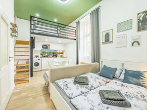 2 bedrooms, travel cot, free WiFi