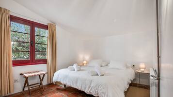 3 slaapkamers, een strijkplank/strijkijzer, wifi, beddengoed