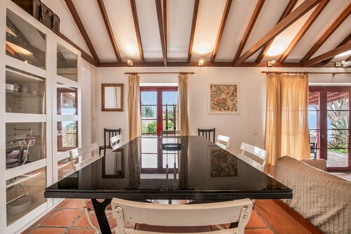  'Abejera' with Sea View, Private Terrace and Wi-Fi