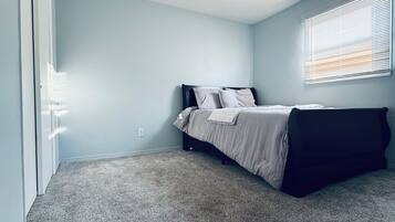 3 makuuhuonetta, silitysrauta/-lauta, Wi-Fi