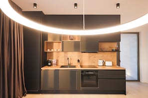 Oven, stovetop, dishwasher