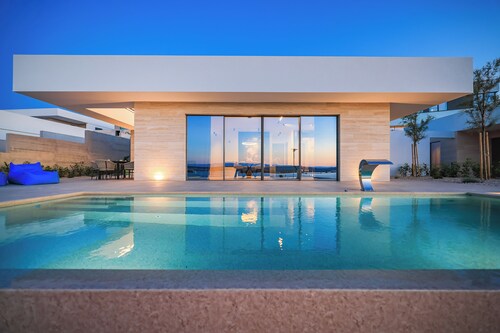 Villa View with breathtaking sea view, privacy, infinity pool, and jacuzzi