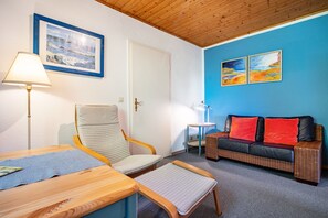 TV - Apartment '3 Dg' with Shared Garden and Wi-Fi (Cuxhaven)