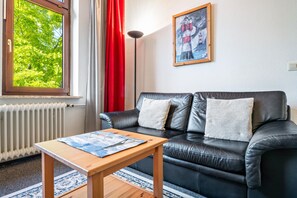TV - Apartment 'Ferienwohnung Nr 2' with Shared Garden and Wi-Fi (Cuxhaven)