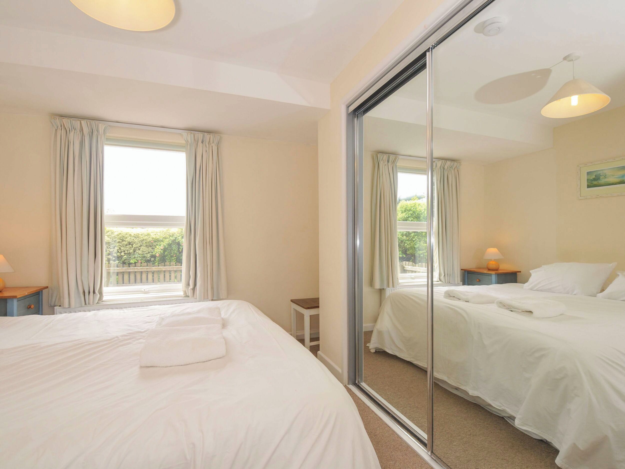 4 bedrooms, individually decorated, individually furnished, free WiFi