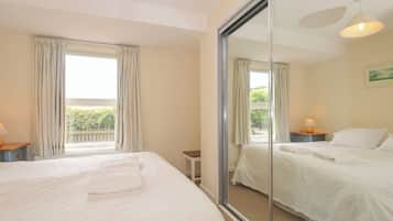 4 bedrooms, individually decorated, individually furnished, free WiFi