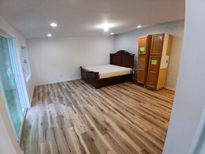 1 bedroom, free WiFi, bed sheets - CampRV Lookout Apartment – Peaceful Scenic Escape (Elkins)