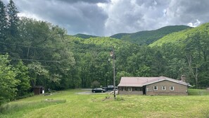 Exterior - CampRV Lookout Apartment – Peaceful Scenic Escape (Elkins)